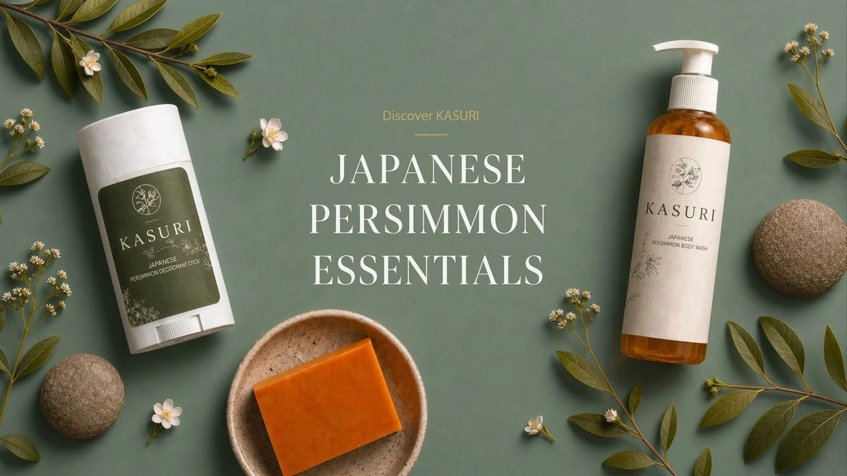 Savon au kaki posé près d'un bain japonais